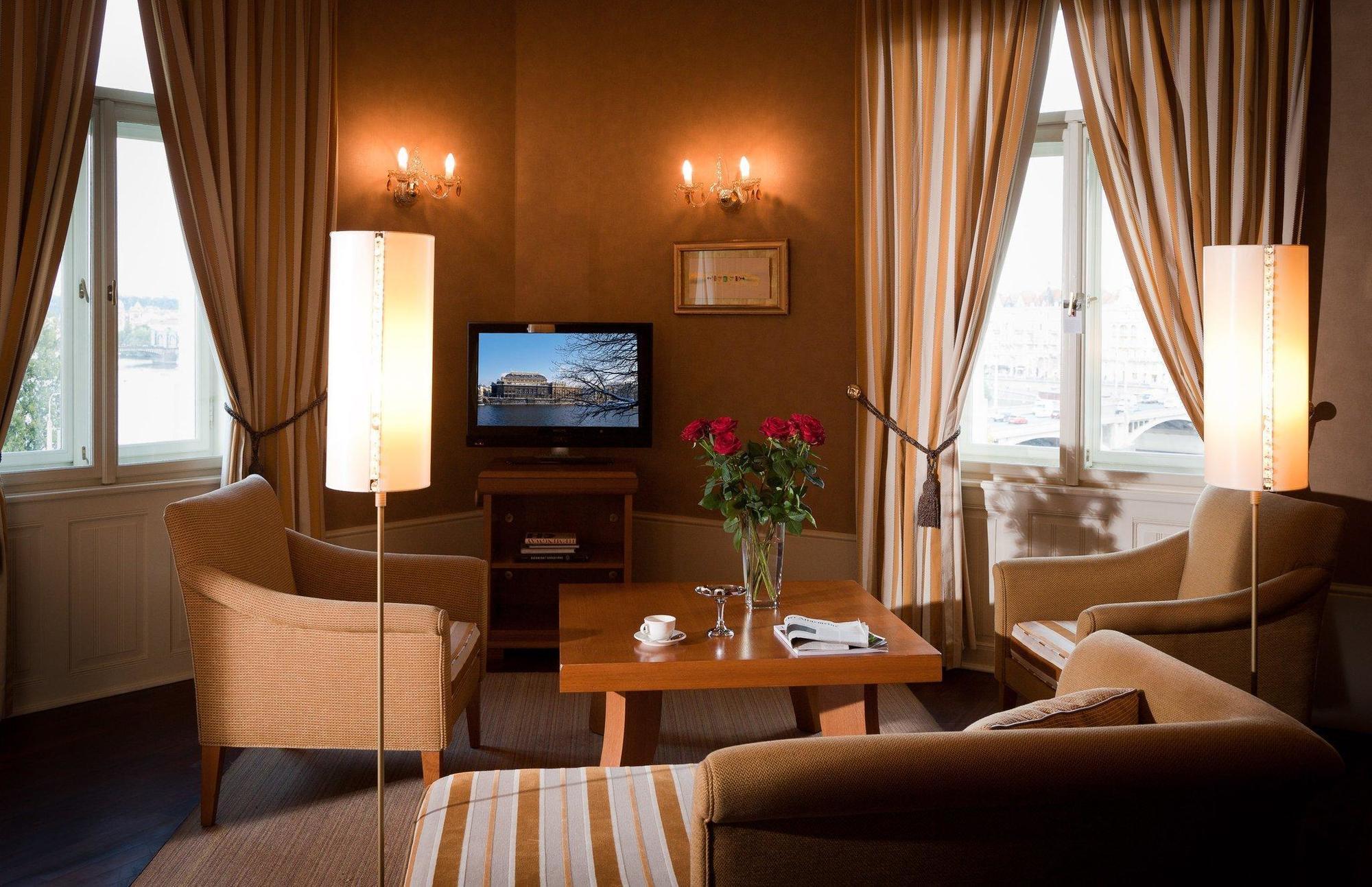 Mamaison Riverside Hotel 5*